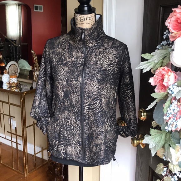 J.M ANIMAL PRINT SWEATER - Picture 2 of 8